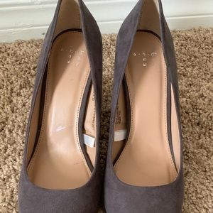 Grey Pumps
